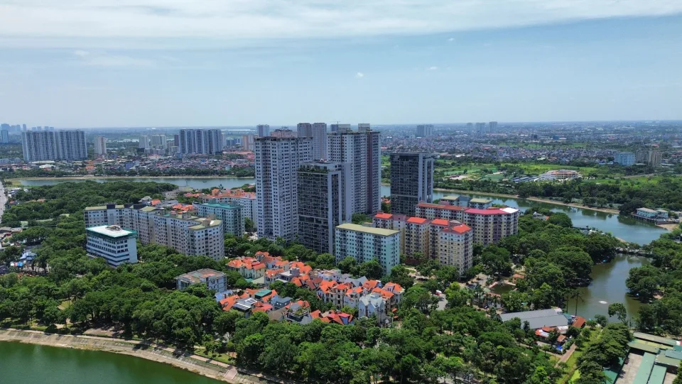 Sân, ban công, chỗ để xe